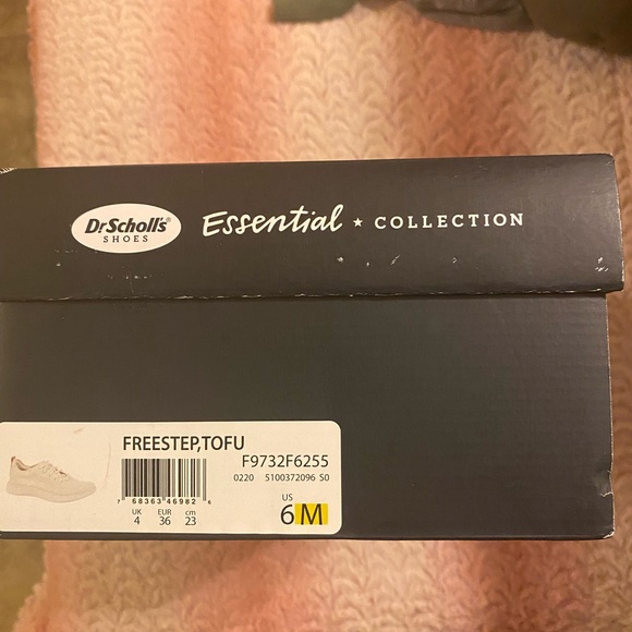 Dr. Scholl’s Freestep Shoes - Picture 3 of 4